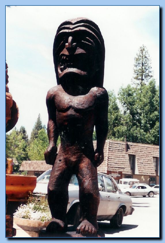 2 092 Tiki Traditional Archive